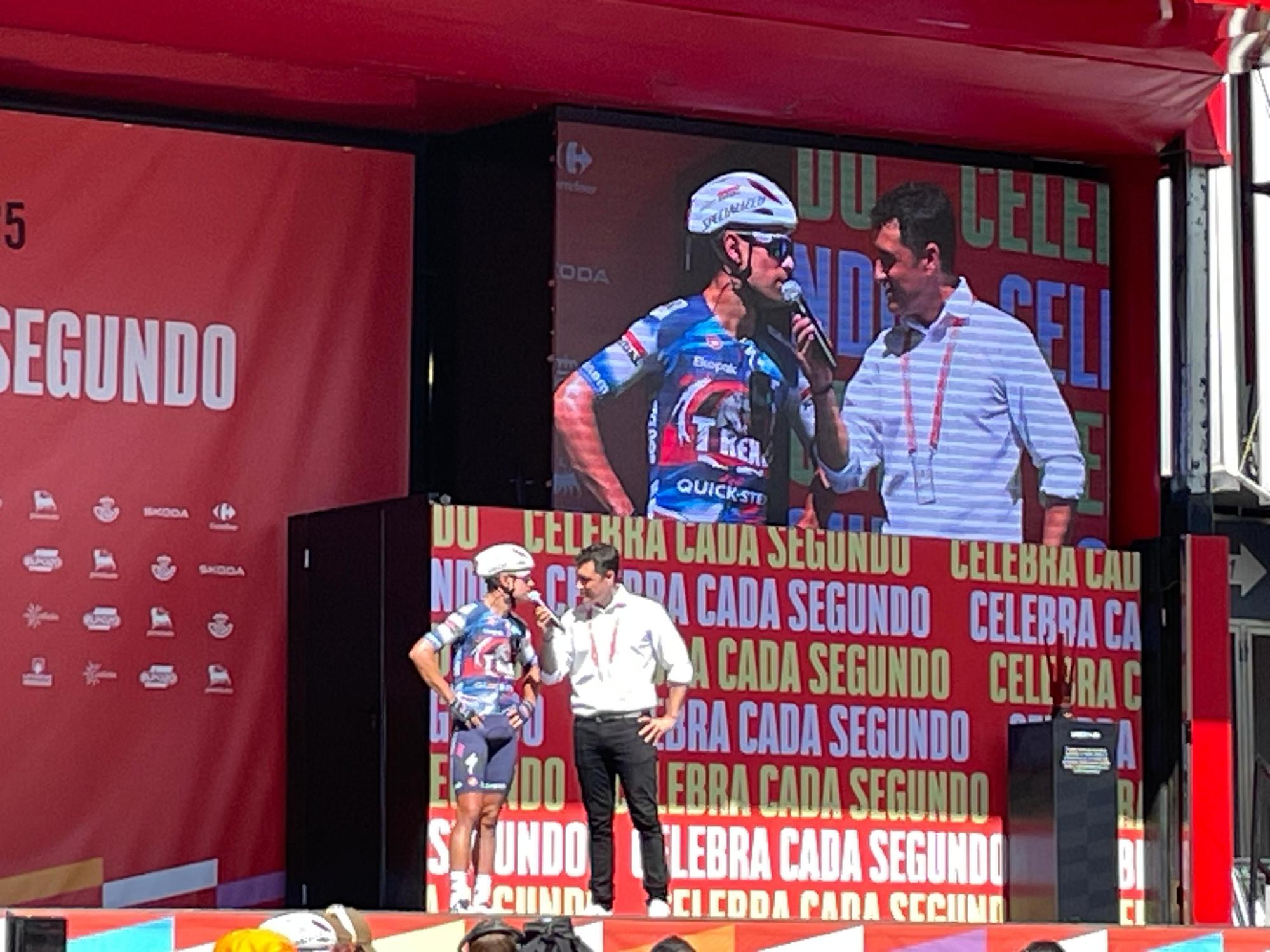 La Vuelta llega a Bizkaia: las imágenes del montaje en Bilbao