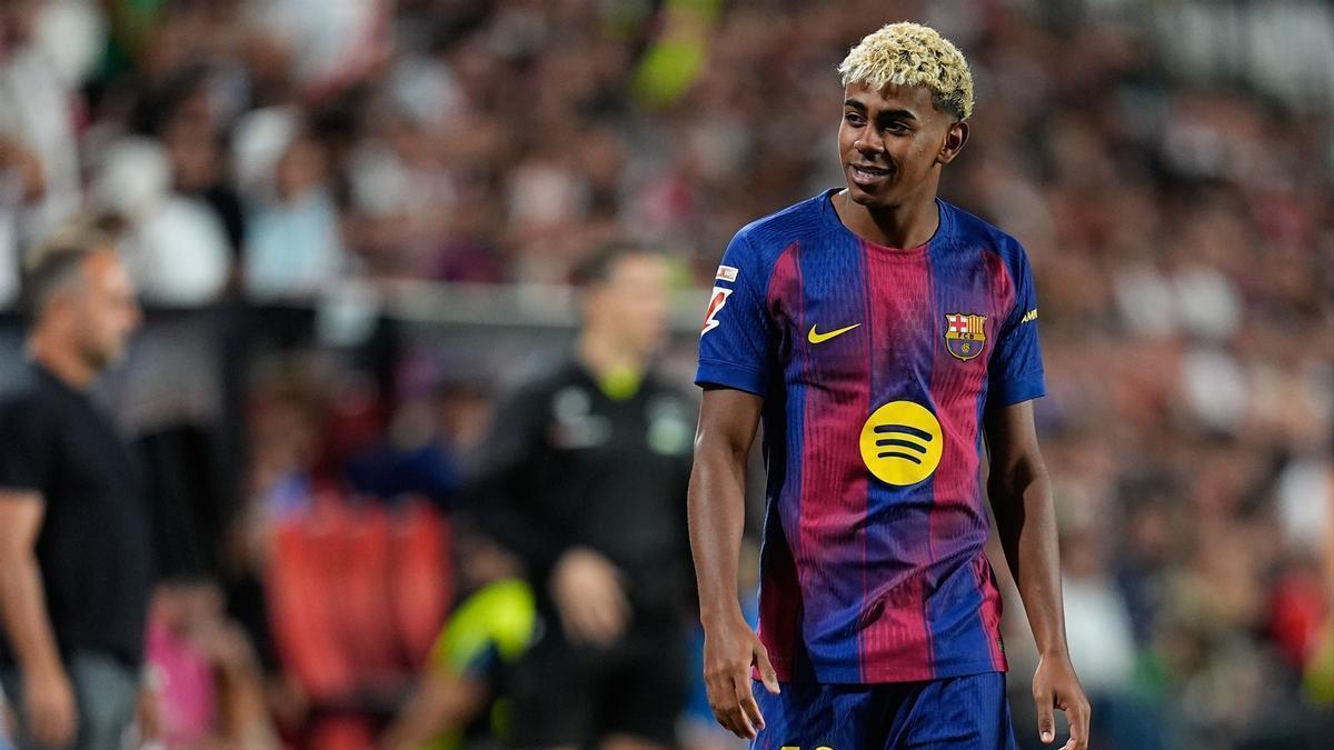 Lamine Yamal, durante un partido de la presente temporada con el Barcelona.