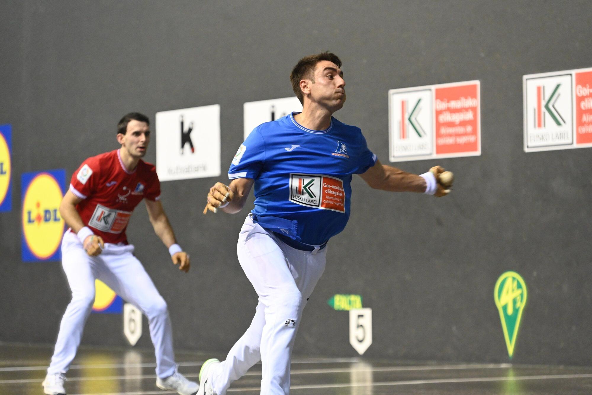 Peio Etxeberria, finalista del Cuatro y Medio por tercera vez consecutiva después de ganar a Altuna III en el Atano III de Donostia.