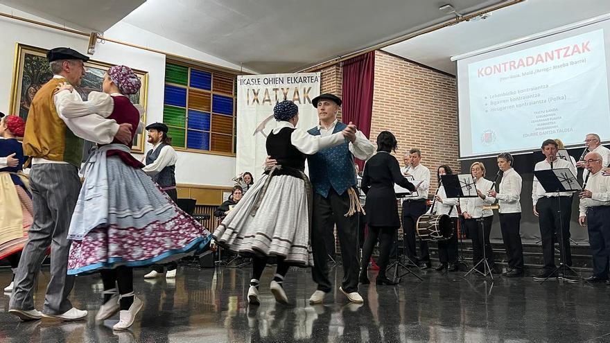 Los Premios Ixatxak de Basauri reconocerán a Javier Etxeberria y Mikelats Kultur Elkartea 