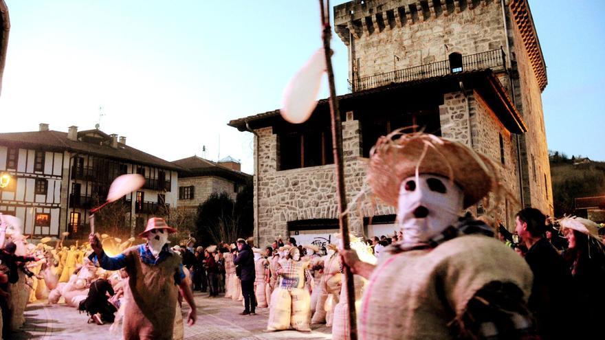 Lesaka busca cartel anunciador de sus carnavales