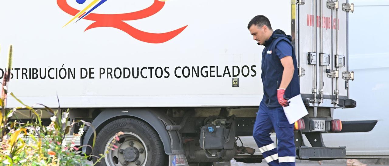 Trabajadores bajo el sol en plena ola de calor en Bilbao