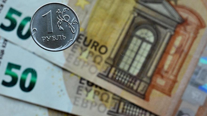 Altos y bajos de la moneda única en dos décadas
