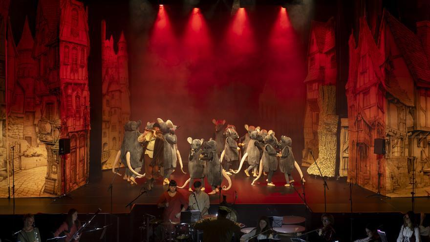 Las &#039;ratas&#039; salen de Bergara: &#039;Hamelingo Txirularia&#039; arranca su gira en Getxo