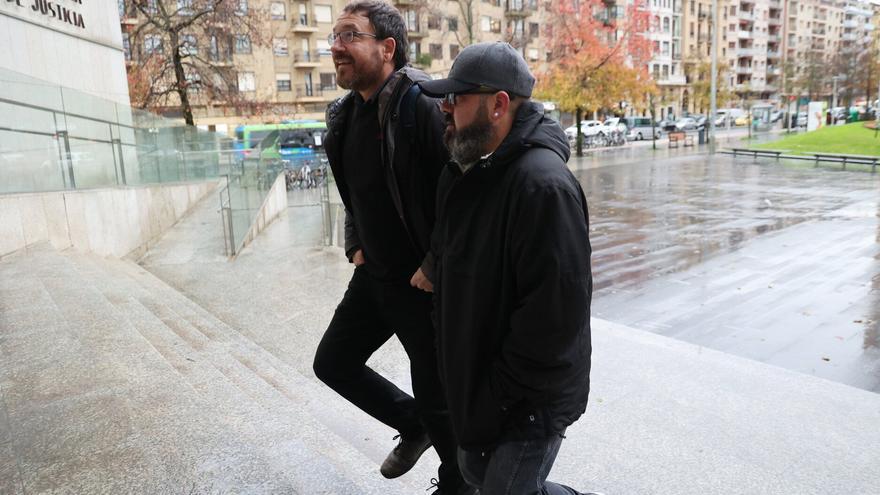 La familia Novoa denuncia que la Comisión de Control de la Ertzaintza está atada "de pies y manos"