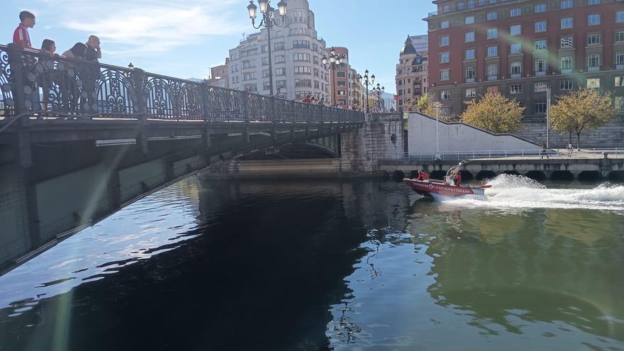 Hallado un cadáver flotando en la ría en Bilbao