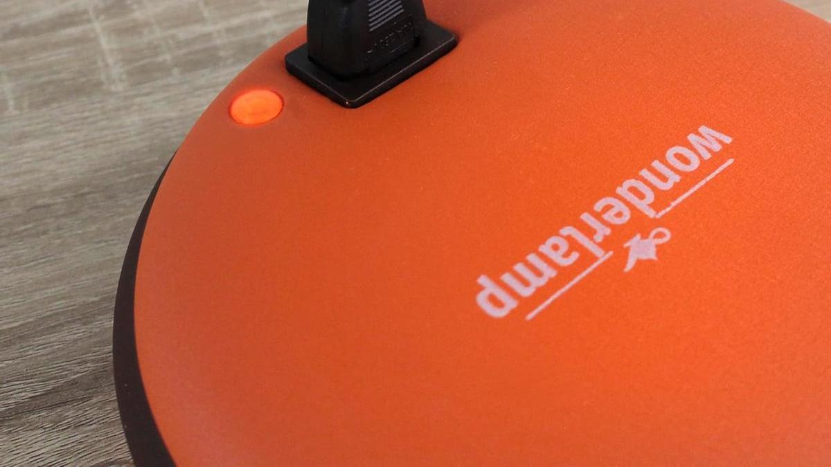 Perspectiva del calientacamas eléctrico 500W con luz piloto y funda de microfibra Wonderlamp de Amazon