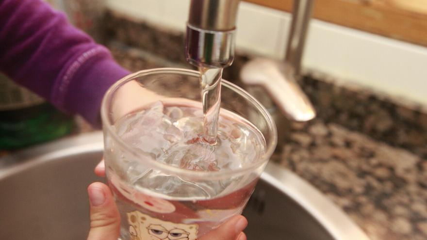 AMVISA analiza los hábitos de consumo de agua en Vitoria