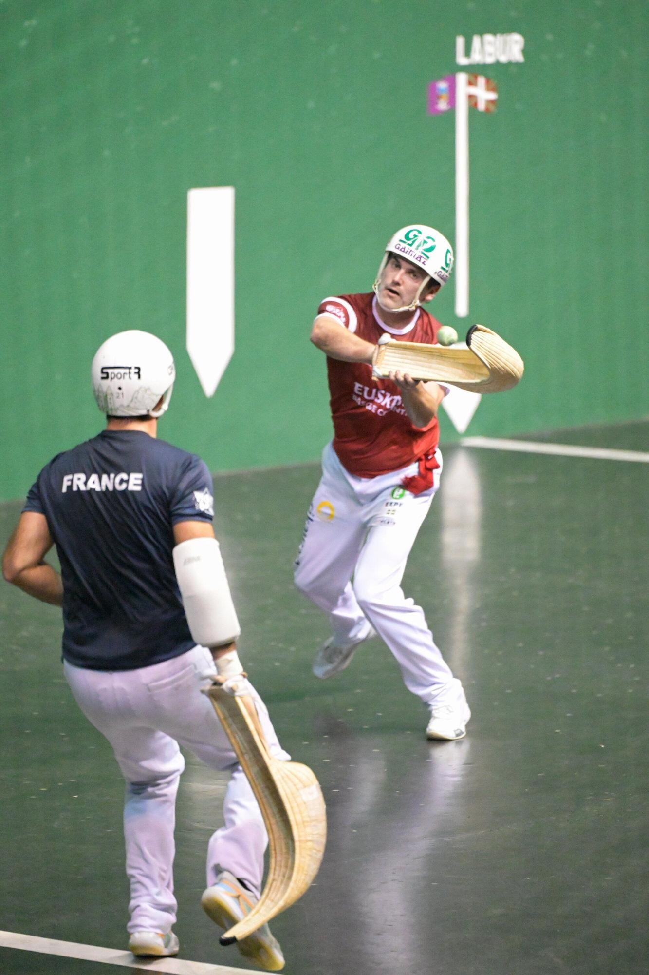 Aritz Erkiaga vence a Olharan en la Liga de Naciones de 36 metros.