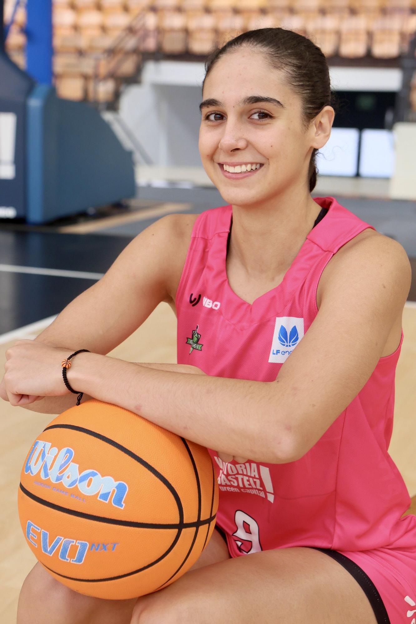 Mireya sanz, base del Kutxabank Araski 2025-26