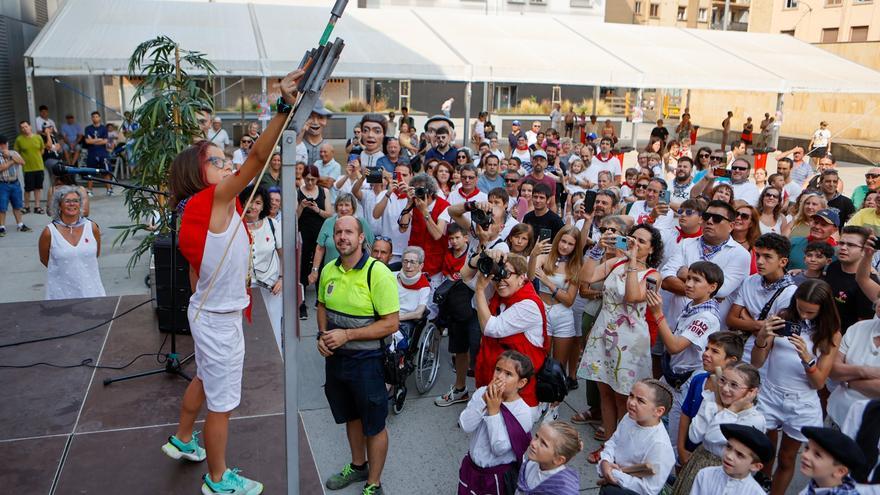 Fotos del chupinazo infantil en fiestas de Burlada 2025