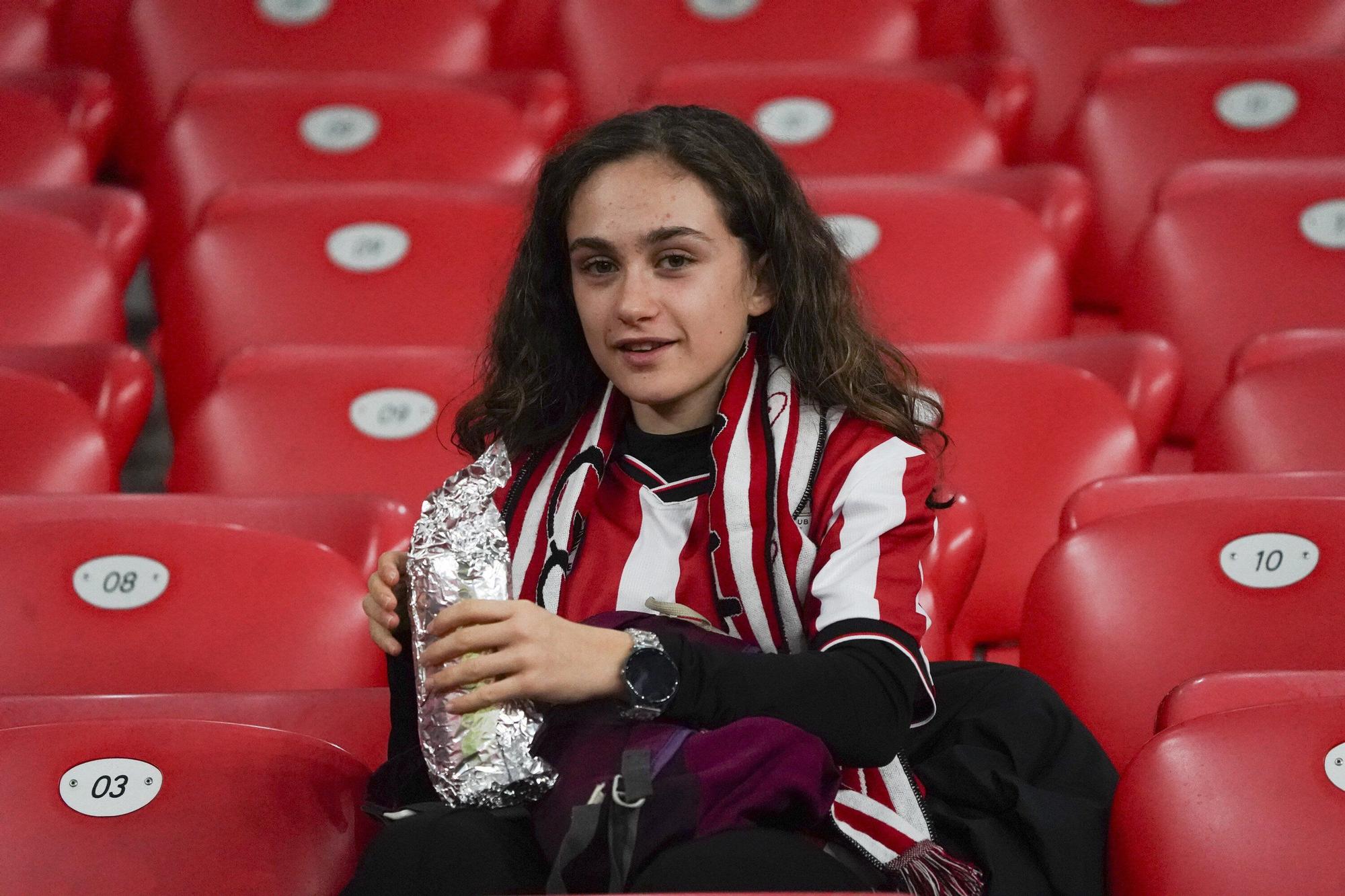 ¿Has estado en San Mamés viendo el Athletic-Atlético? Búscate en nuestra galería