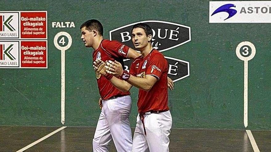 Julen Retegi se despide con el Astelena en pie
