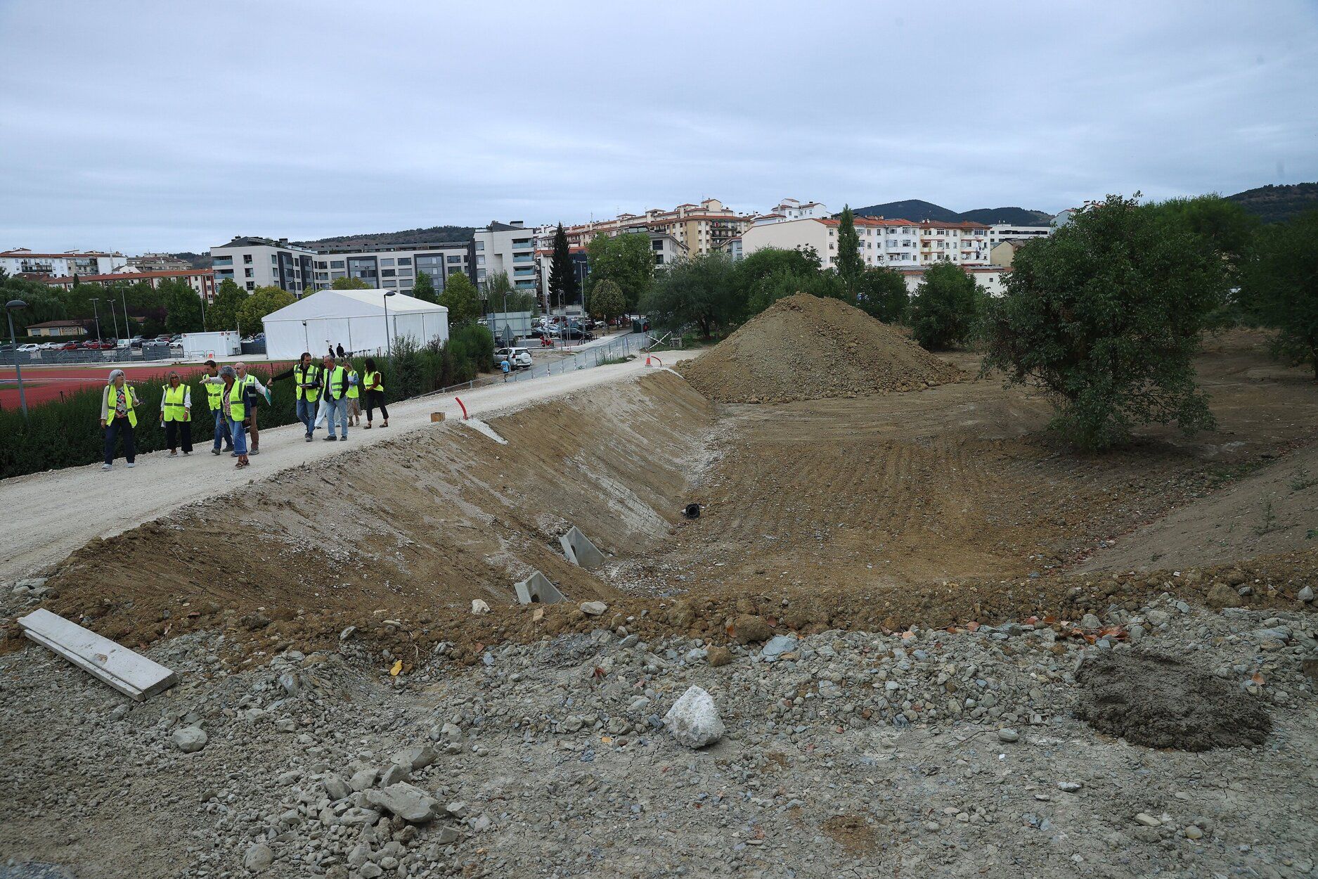 Fotos de la visita a las obras del parque de la Nopalera de Burlada