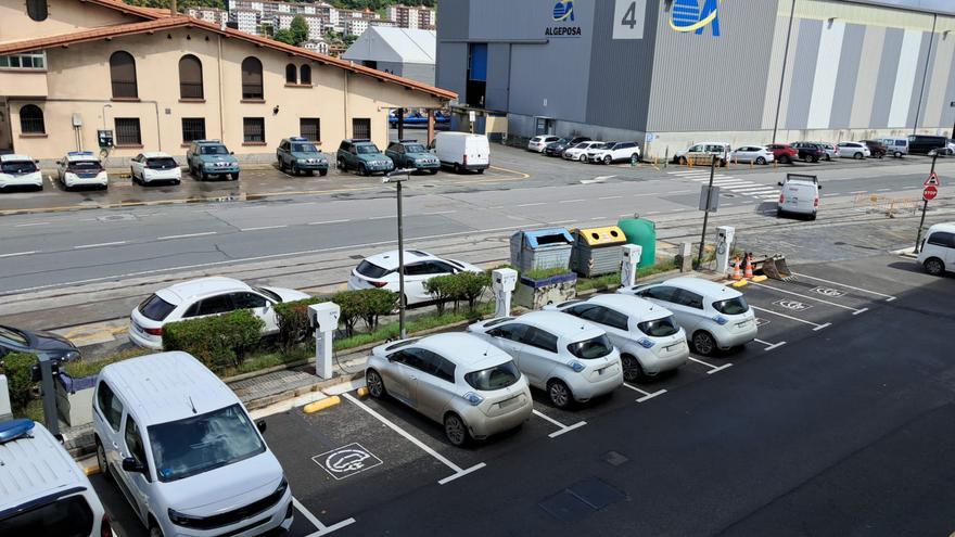 El Puerto de Pasaia instala ocho nuevos puntos de recarga para vehículos