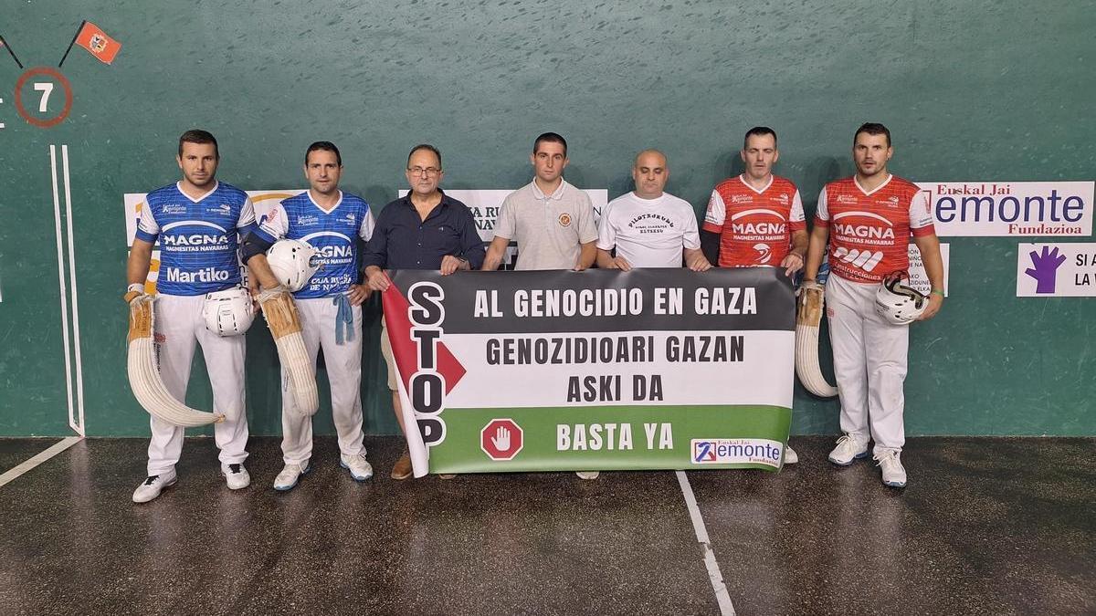 Barricart, Matxin III, Jokin Zelaia (concejal Ayto. Alsasua), Insausti (juez), David Medina (Club Pilotajauku), Agirrezabala y Uterga.