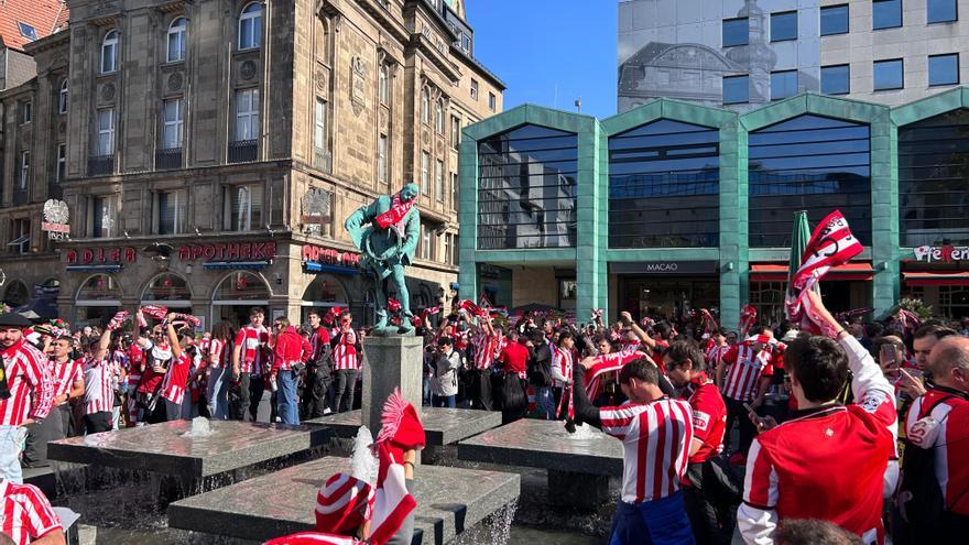 Los hinchas del Athletic calientan motores en Dortmund