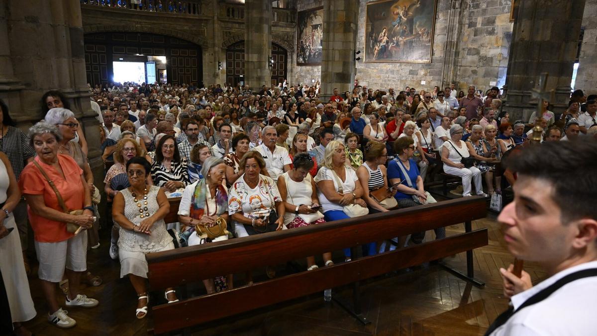 En imágenes: miles de files abarrotan Begoña para honrar a la &#039;amatxu&#039;