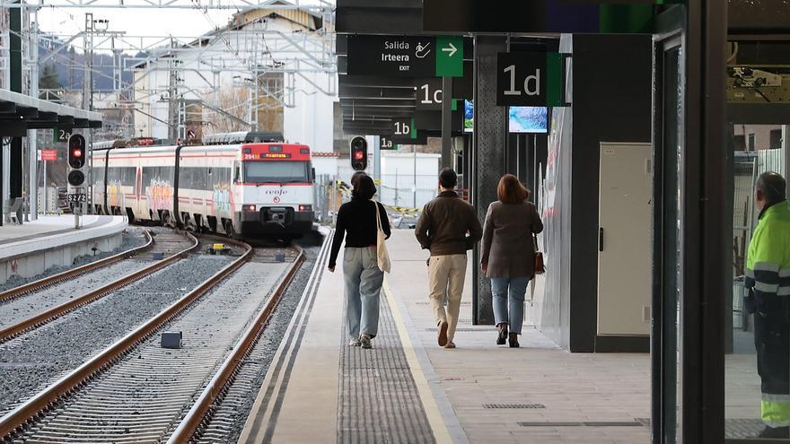 Cercanías Gipuzkoa cierra un convulso 2025 con menos pasajeros, pero señales de mejora