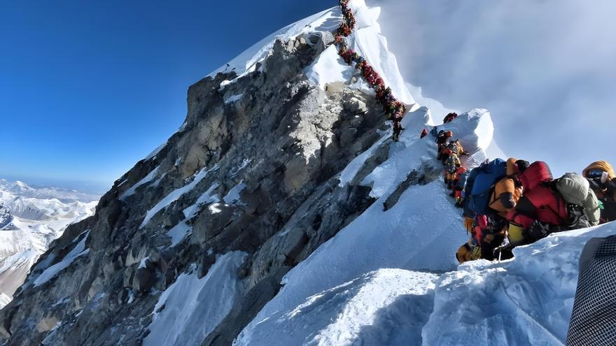 El Everest, ante una nueva avalancha de ascensiones