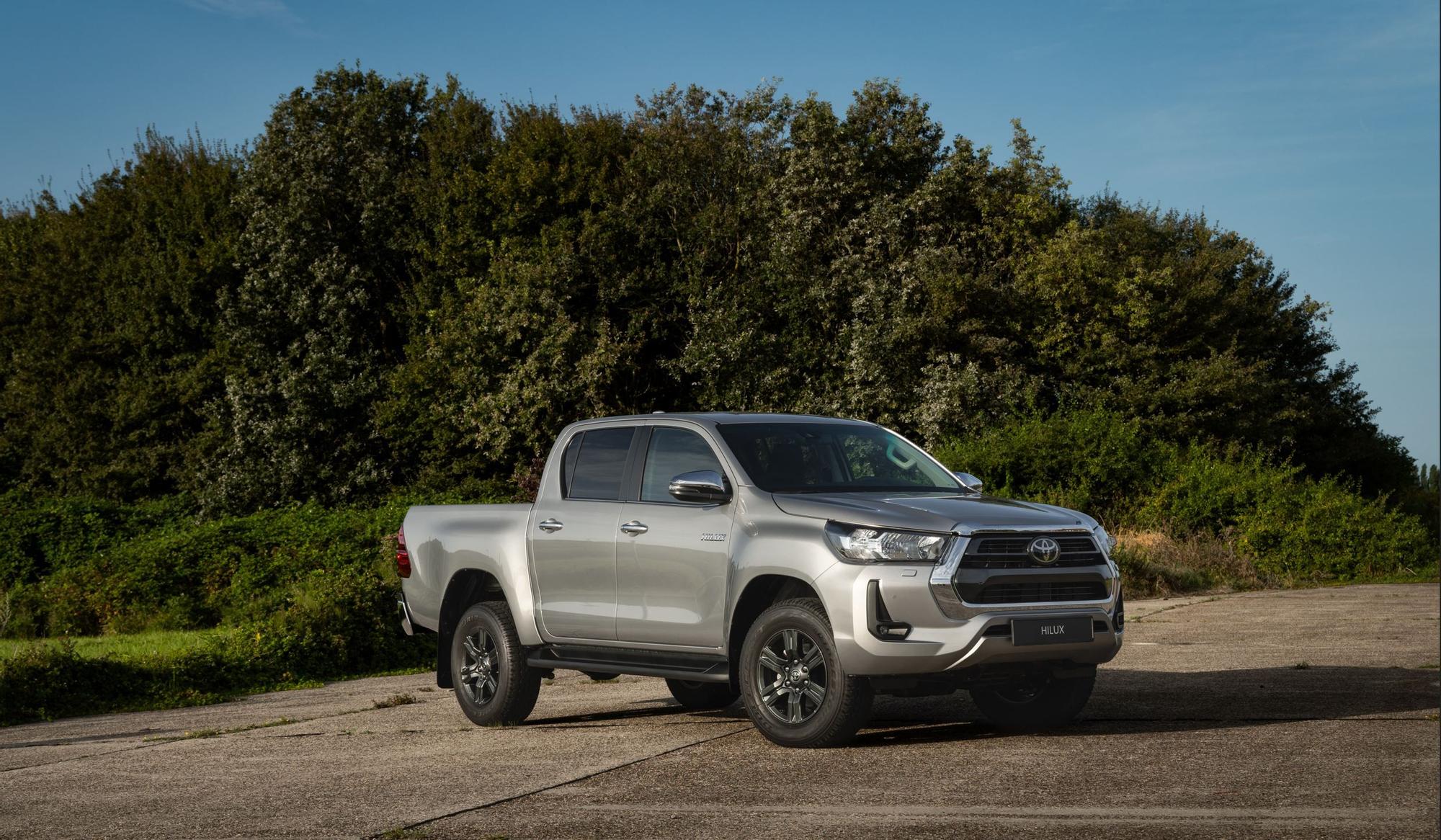 11 Toyota Hilux Mild Hybrid 48V.jpg