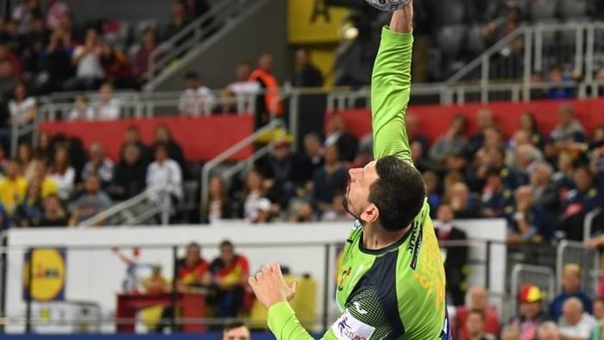 España somete  al coloso francés