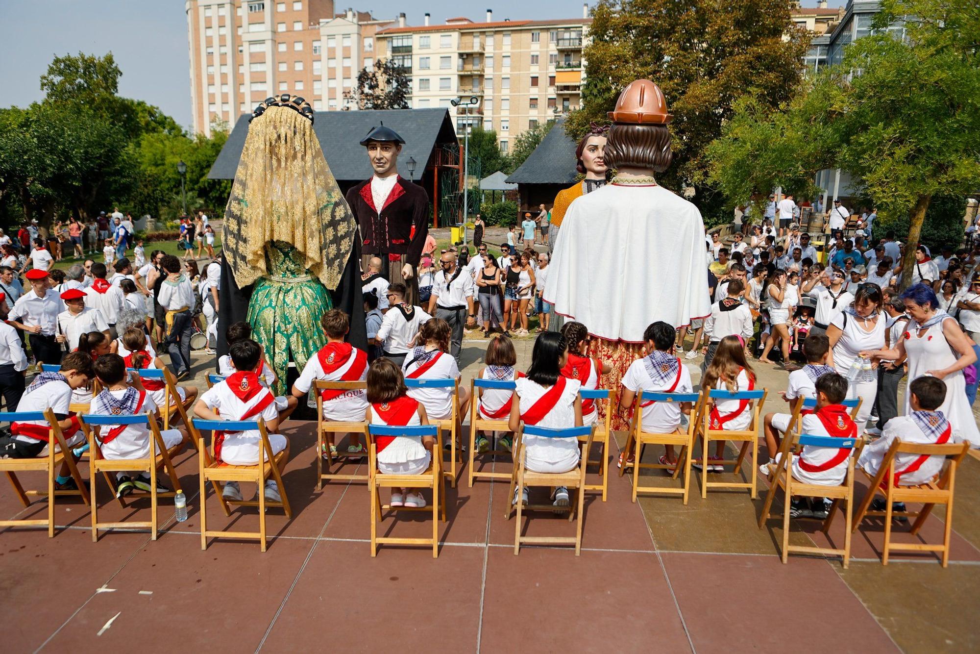 Fotos del chupinazo infantil en fiestas de Burlada 2025