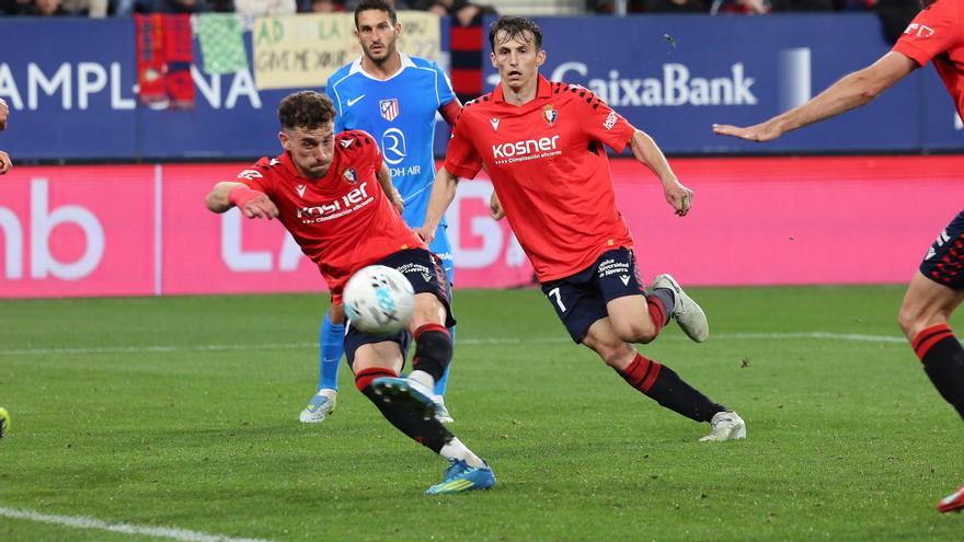Osasuna se queda sin premio ante el Atlético de Madrid y sin la salvación asegurada (1-2)