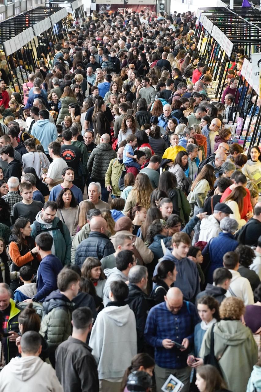 En imágenes: colas para acceder a una Durangoko Azoka a reventar