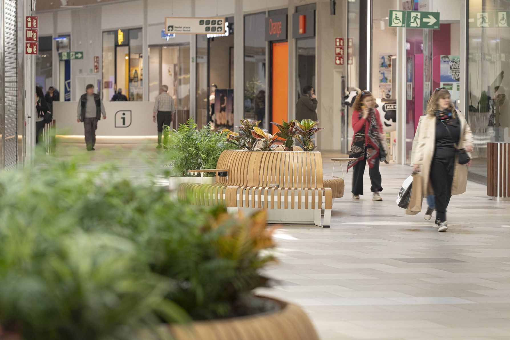 Algunas imáganes del renovado centro comercial El Boulevar