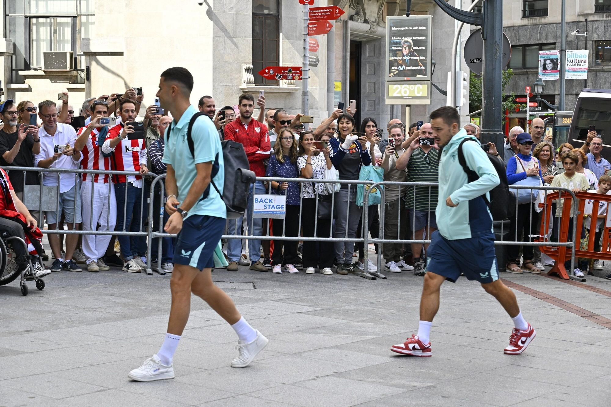 El Athletic llega al hotel Carlton