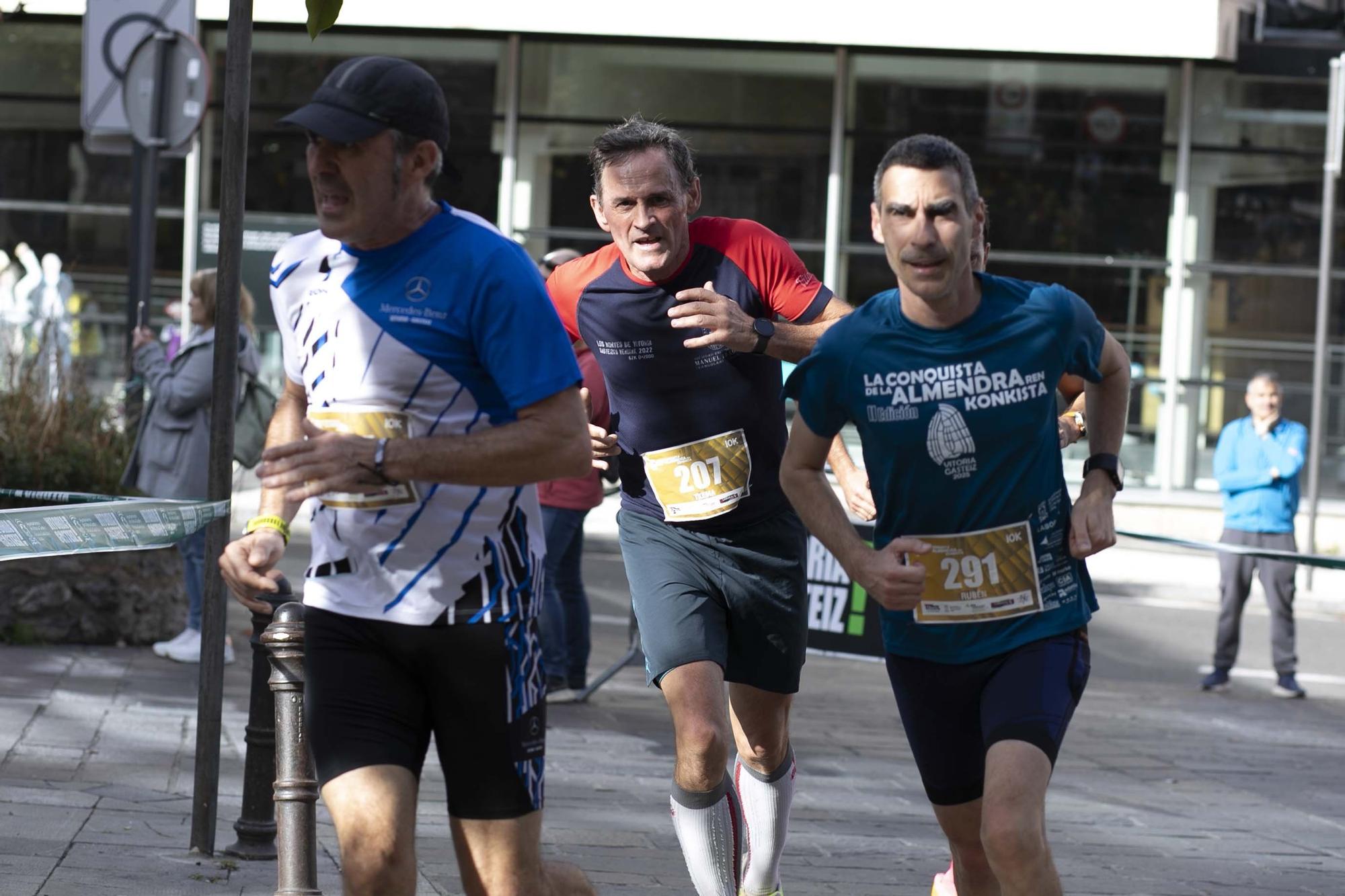 En imágenes: Miles de personas participan en La Conquista de la Almendra