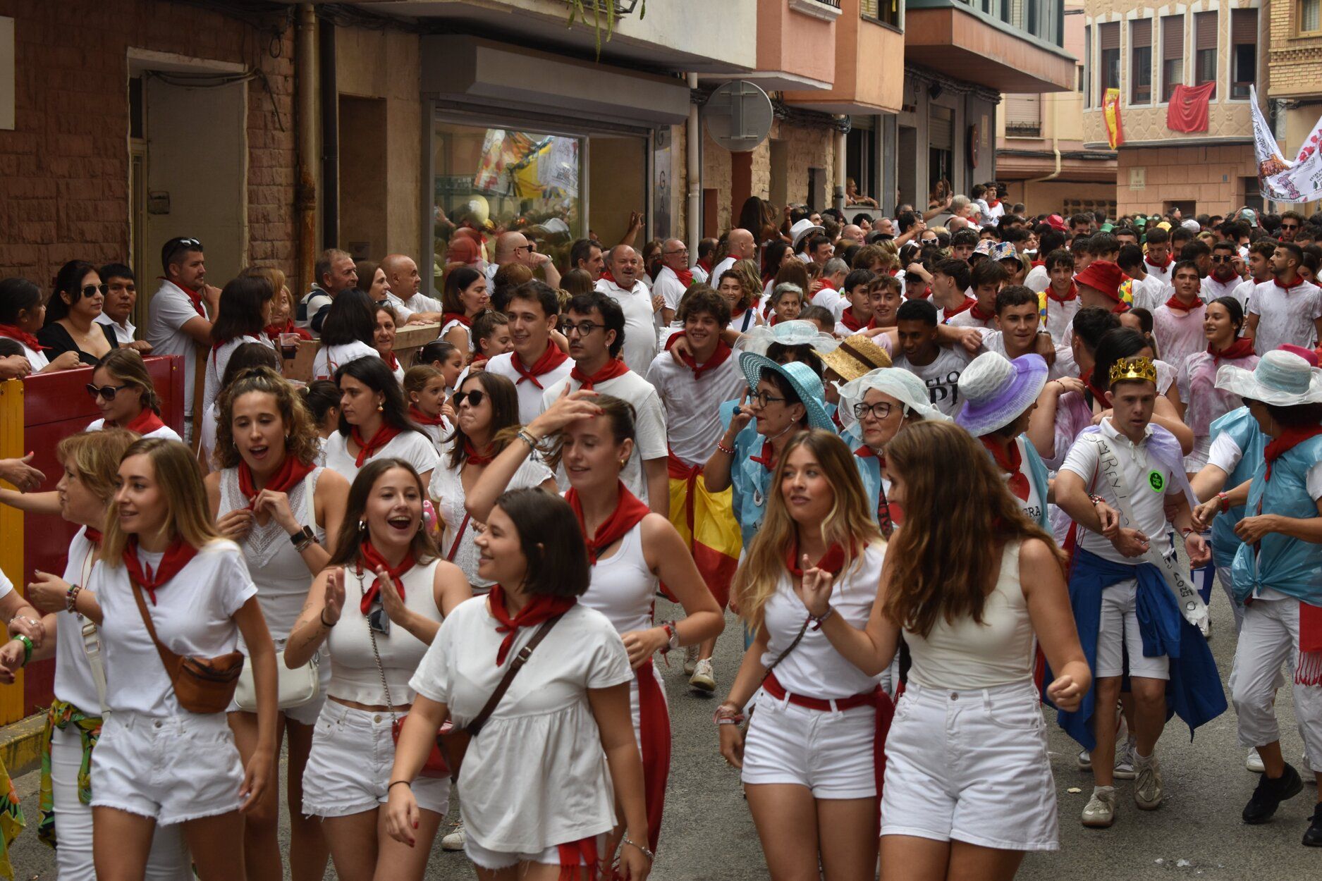 Fotos del chupinazo de fiestas de Azagra