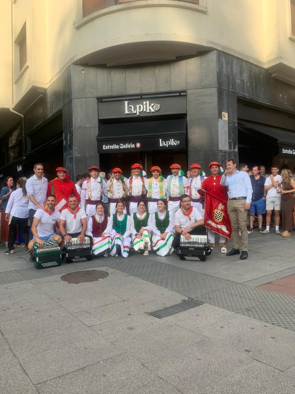 Imágenes de la inauguración del restaurante Lapiko