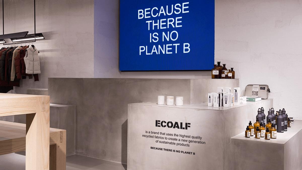 Ecoalf inaugura en Donostia su primera tienda hecha 100% de papel y cartón