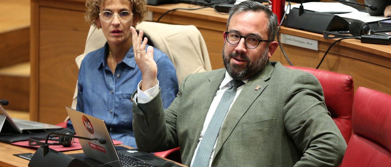 Fotos del pleno del Parlamento de Navarra (14 de mayo de 2026)