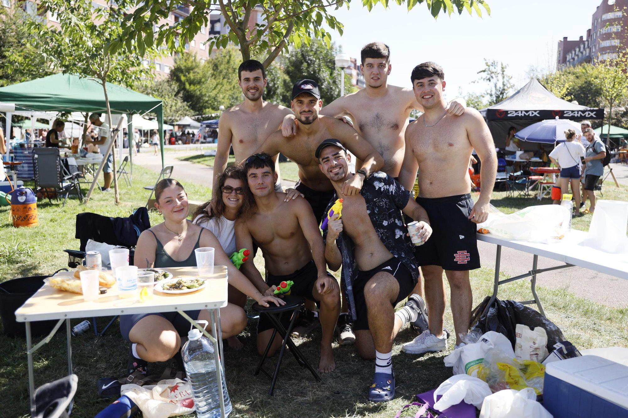 En imágenes: el calor no frena las paellas en Miribilla