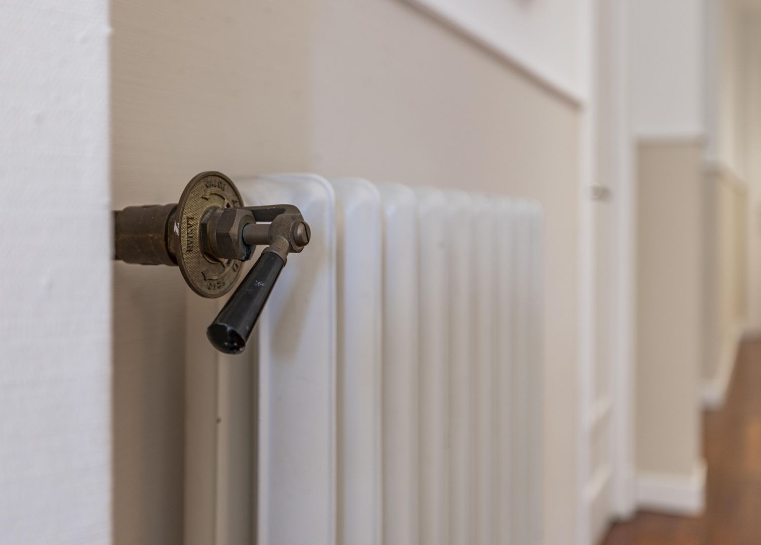 Magnífica propiedad en venta ubicada en un edificio señorial, situada en una de las zonas más elegantes del céntrico barrio de Gros