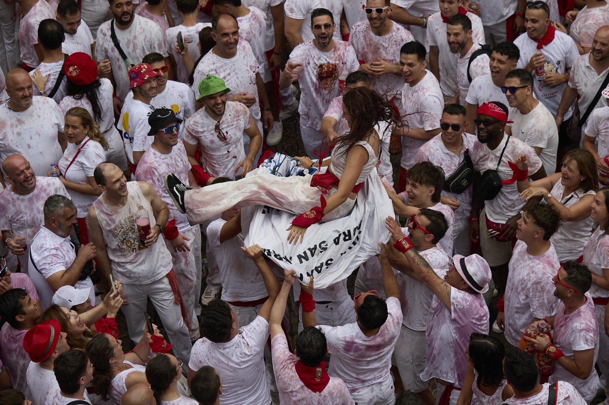 Fotos del  Chupinazo de San Fermín 2025 en Pamplona: ¡La fiesta más internacional se enciende con un grito solidario por Palestina!