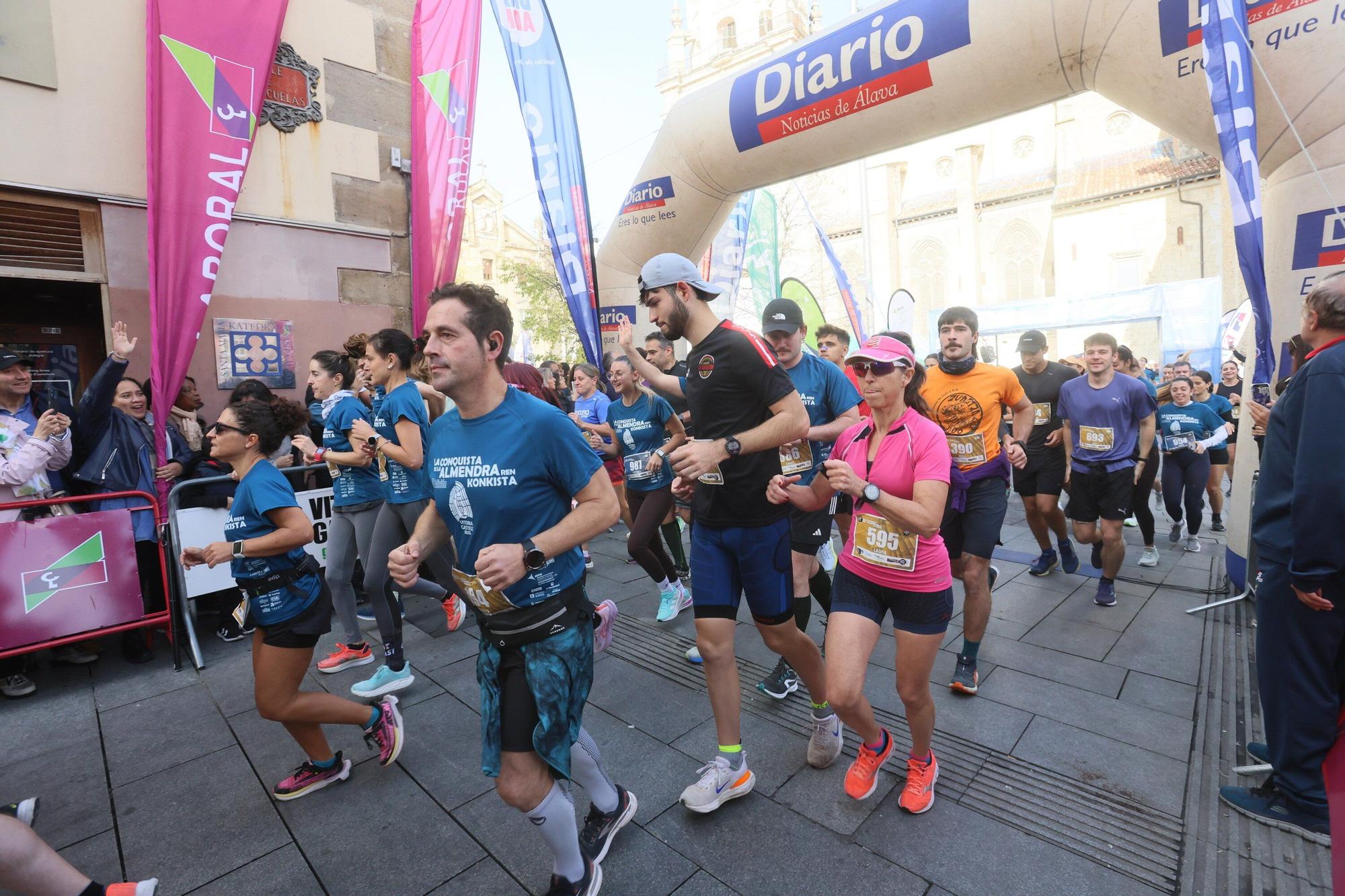 En imágenes: Miles de personas participan en La Conquista de la Almendra