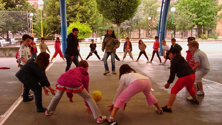 Patios más inclusivos, verdes, abiertos, y lúdicos en cinco colegios de Bilbao
