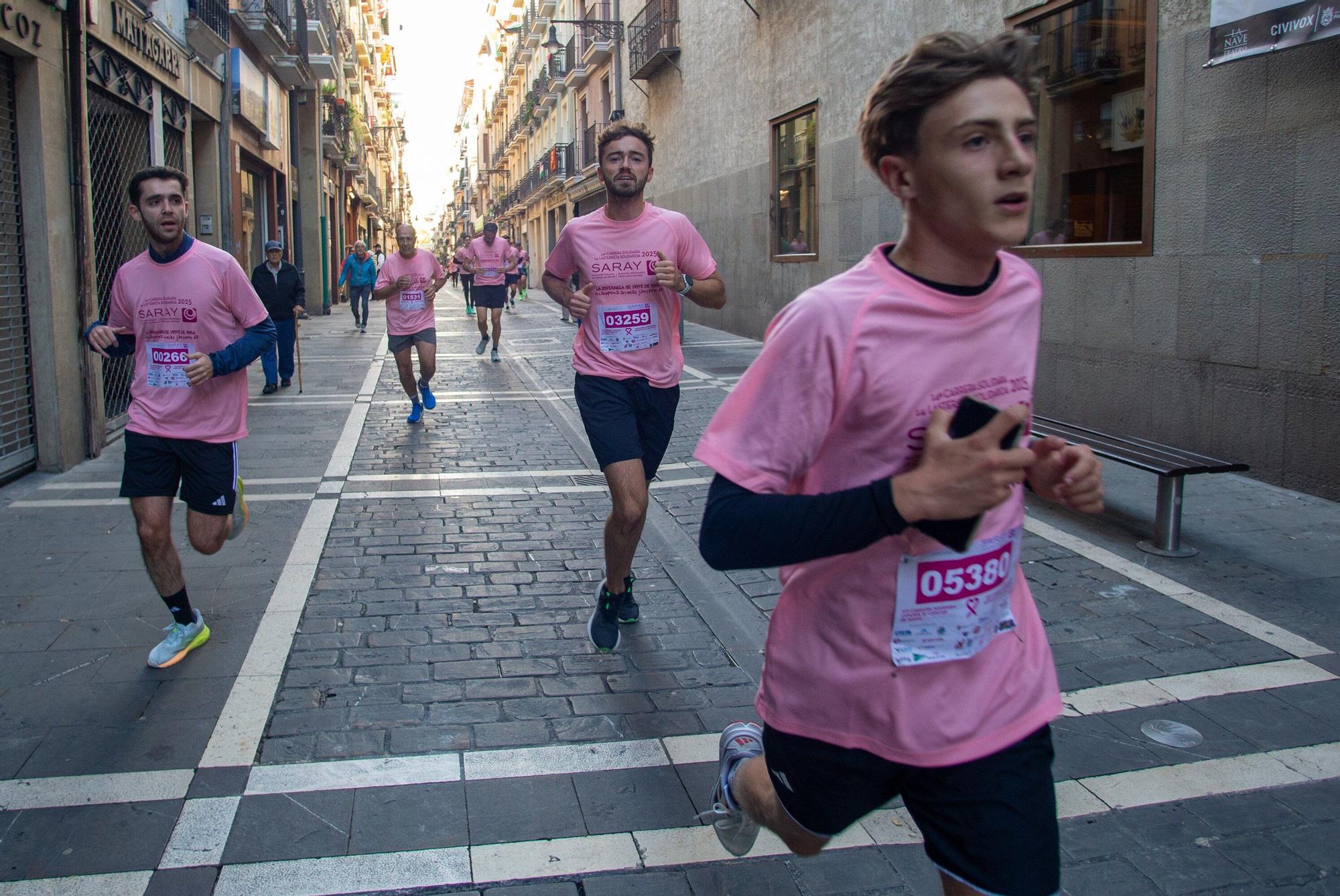Fotos de la Carrera contra el Cáncer de Mama de Saray en Pamplona 2025