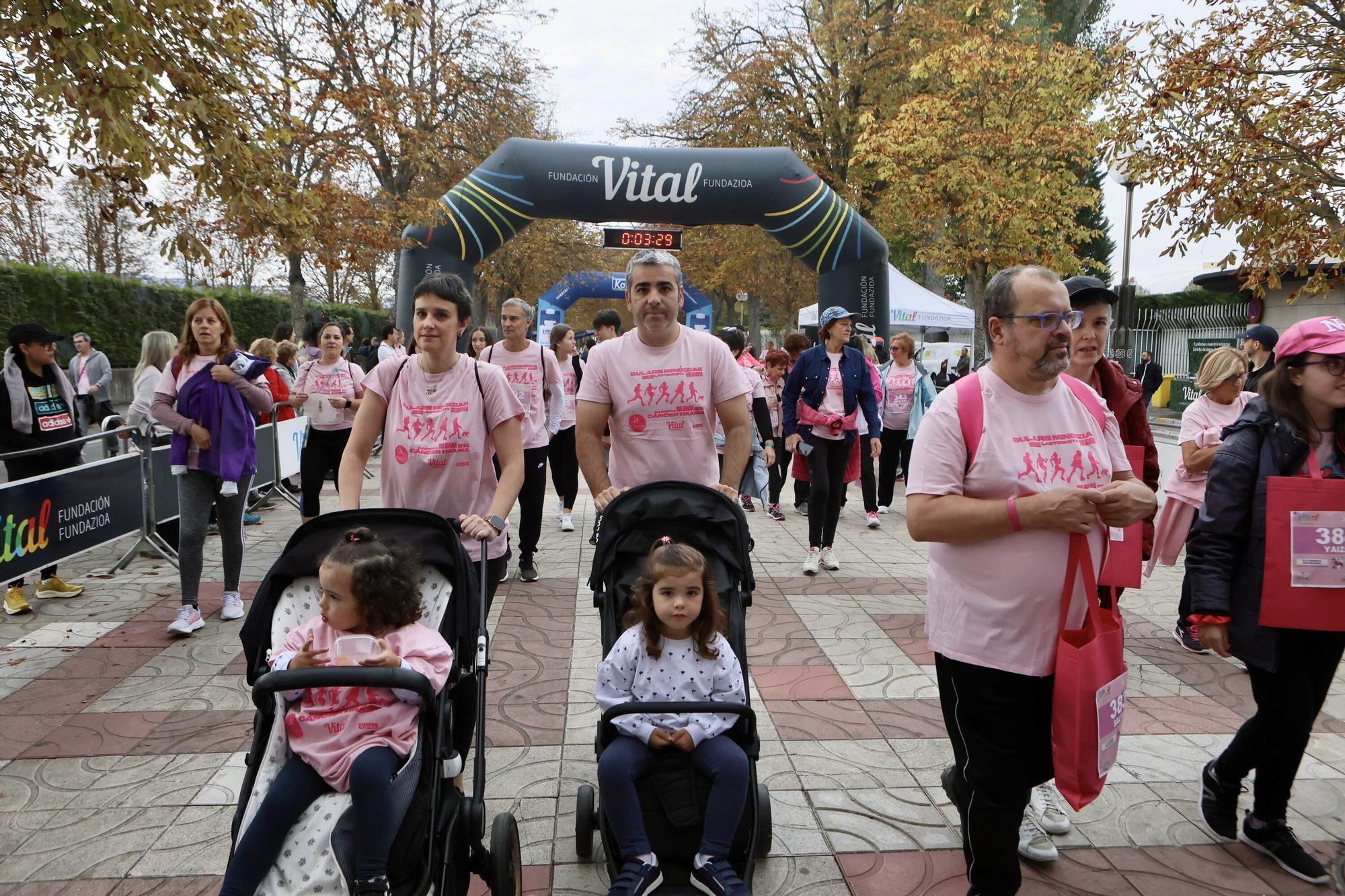 En imágenes: Vitoria se vuelca con la VI Carrera Solidaria contra el Cáncer de Mama