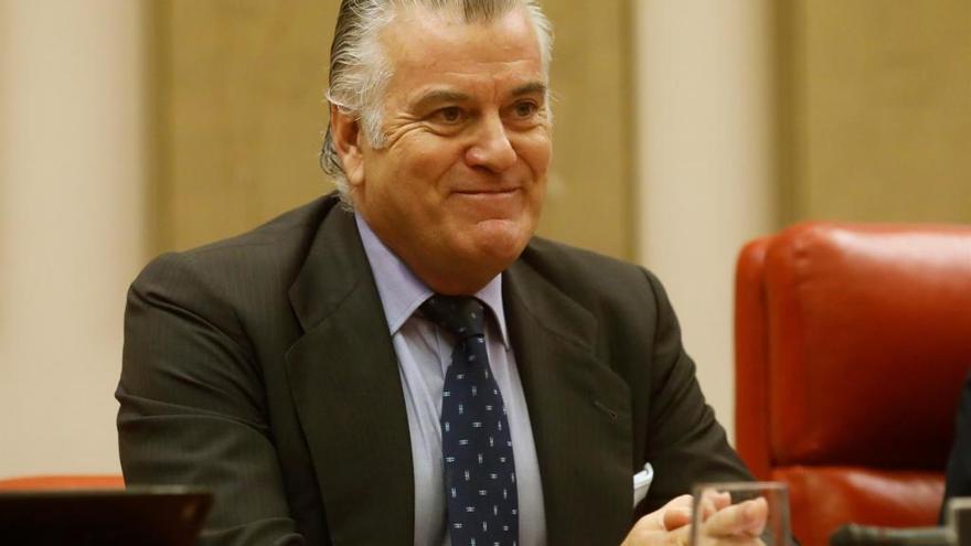 El juez dice que espiar a Bárcenas costó al menos 53.266 euros de los fondos reservados