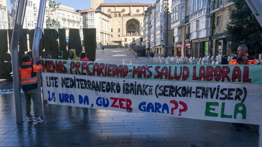 Les llaman a una reunión en Vitoria tras dos semanas de huelga y salen a los 20 segundos: &quot;ha sido surrealista&quot;