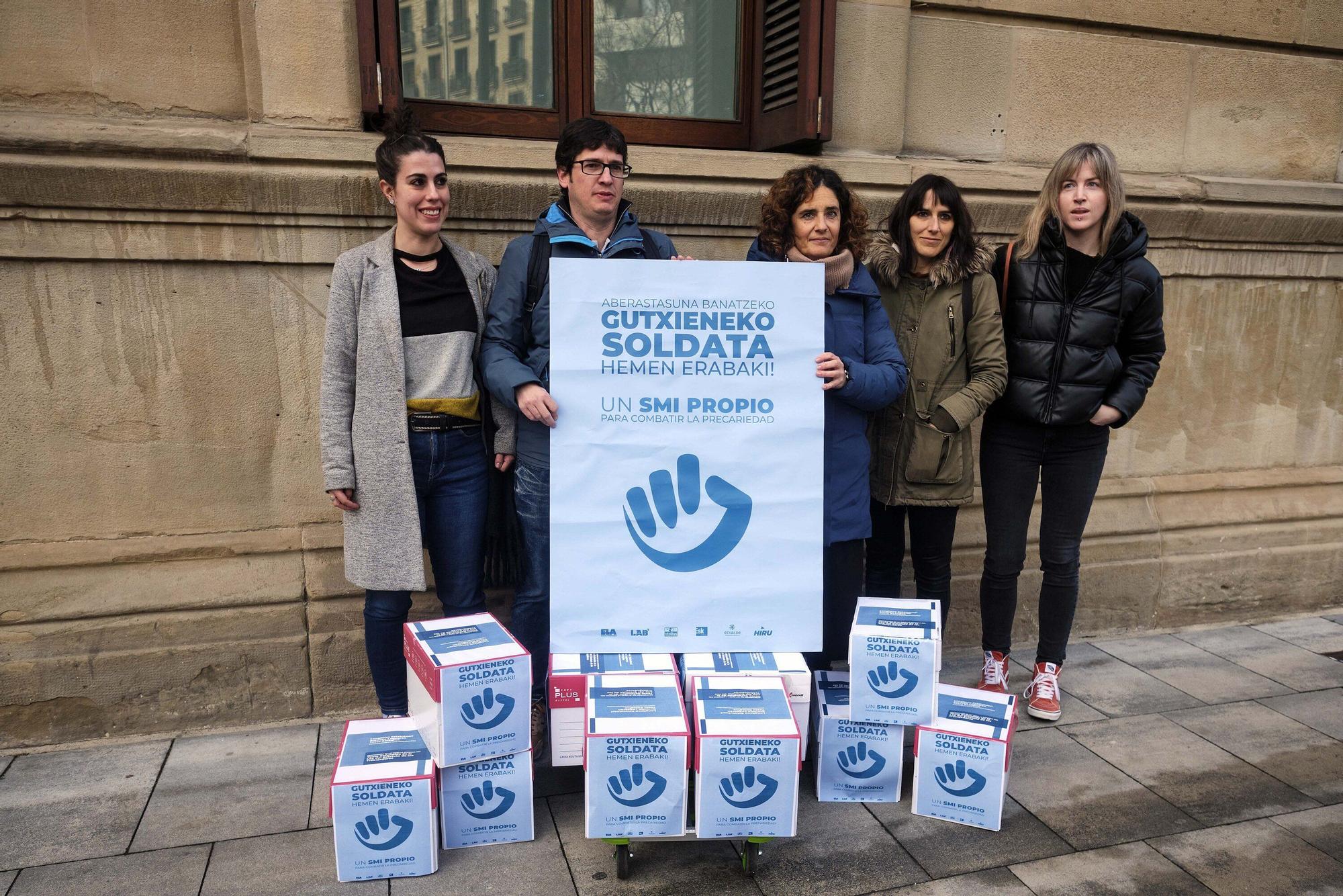 ELA, LAB, ESK, Steilas, Etxalde e Hiru en el Parlamento de Navarra