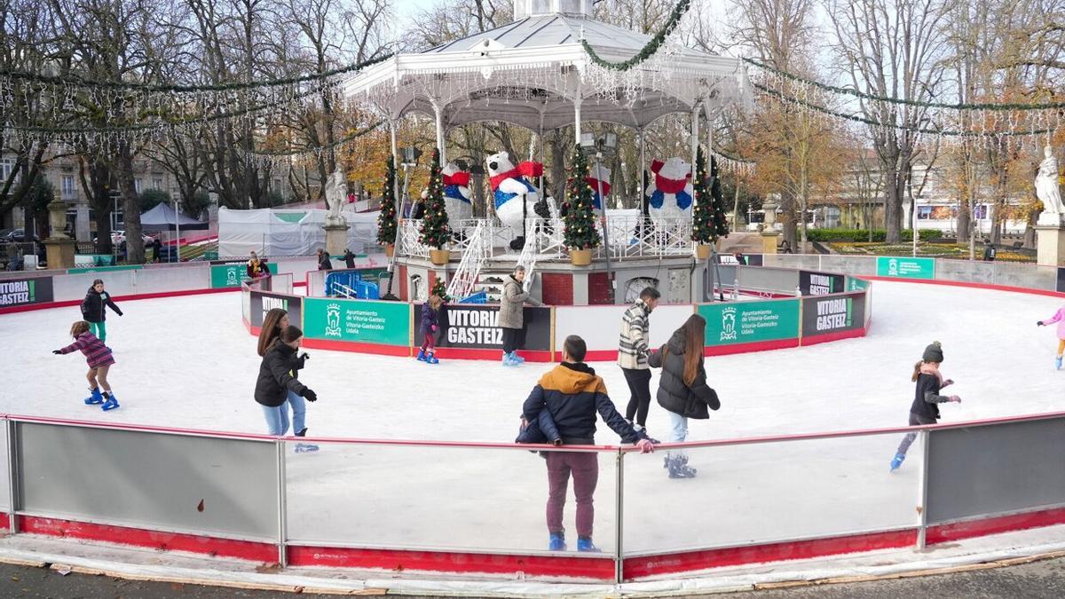 Inauguración de la pista de hielo.