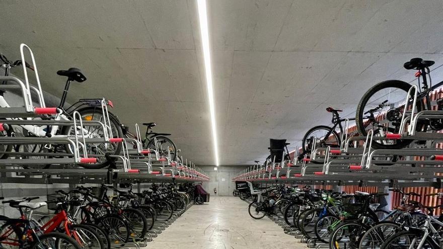 El Ayuntamiento licita por 235.000 euros la gestión y mantenimiento de la red de aparcamientos seguros de bicicletas