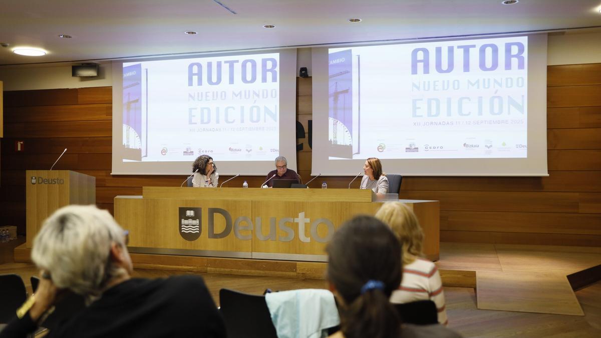 Un momento de una de las conferencias organizadas en el marco de la duodécima edición de las Jornadas de Autoras y Autores organizadas por la Asociación de Escritores de Euskadi.