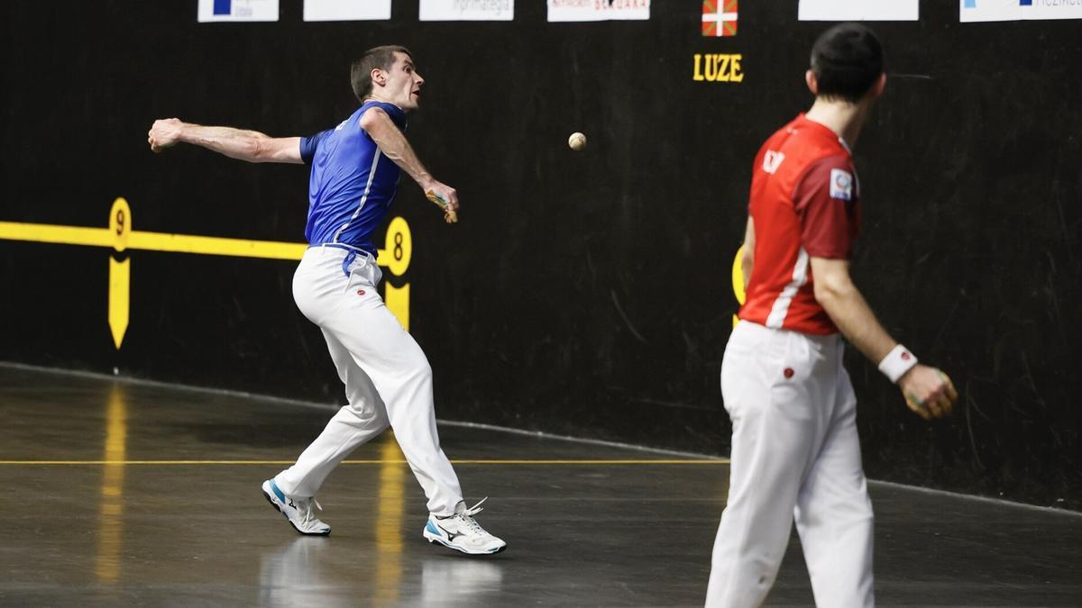 Beñat Rezusta jugará este miércoles en Zestoa.